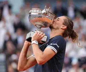 Alexander Zverev a câștigat Roland Garros! Finală dramatică de cinci seturi cu Flavio Cobolli