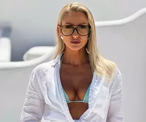 A fugit de Mondial și a încins atmosfera pe insula milionarilor! Iuliana Pepene, escapadă în Mykonos: „Tu ești campioana”