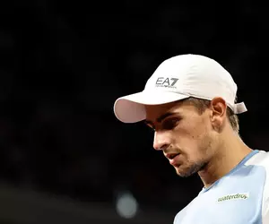 Lovitură dură la Roland Garros » Matteo Arnaldi s-a retras, iar Flavio Cobolli avansează în finală, unde îl va întâlni pe Alexander Zverev