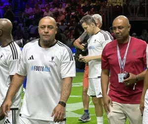 Imagini memorabile din culise » Roberto Carlos a vorbit în limba română la Budapesta, iar Horațiu Moldovan a intrat live cu Santi Cazorla: „Ești top, top, top!”
