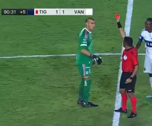 Episod curios în Mexic: portarul a fugit cu mingea în mâini până la centru » Ce a făcut apoi este incredibil!