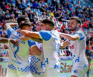 Corvinul a mai făcut un pas spre promovare pe terenul Stelei! Când poate fi matematic în Superliga