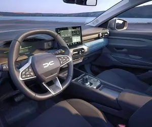 Noua Dacia a fost surprinsă pe străzile din București! Ultimele imagini cu modelul