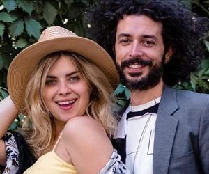 Nuntă princiară la Palatul Știrbey! Nașii, Marius Moga și discreta lui soție, Bianca Lăpuște, prezență rară în showbiz-ul de la noi! Bianca, superbă în roșu