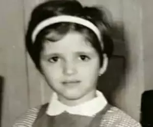 „Eu nu pot s-o numesc mamă, doar femeie... Mă bătea pe coloană, să mor mai repede”. Dezvăluiri tulburătoare făcută de o celebră artistă din România