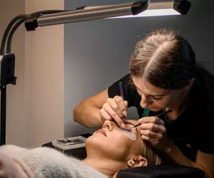 O femeie a renunțat la genele false, iar la scurt timp a descoperit că suferă de o boală gravă