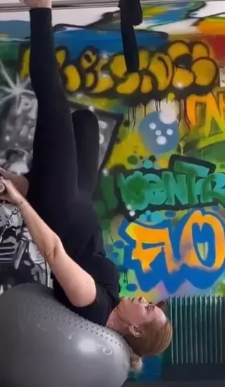 andreea-esca-lumanarea-2