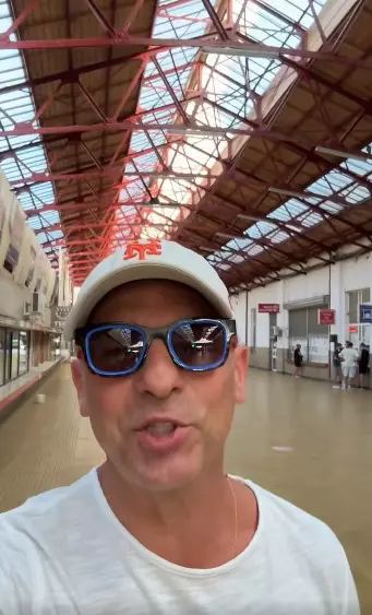 Dan Negru în gară (2)