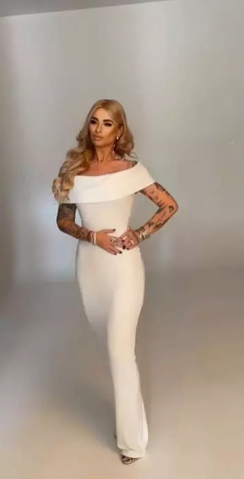 Anamaria Prodan slaba in rochie alba