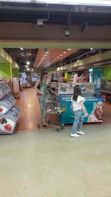 iulia albu piata (5)