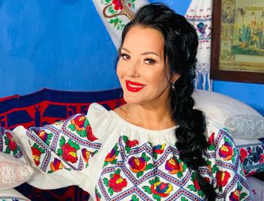 Artista Angela Rusu și Fiica Ei, însărcinate în Același ...