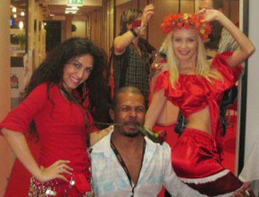 Inimă De ţigan Si Regina Fac Furori La Cannes Entertainment Monden Libertatea Libertatea