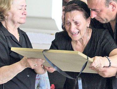 Mama Mădălinei Manole A Murit In Urmă Cu Puțin Timp Libertatea