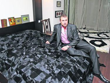 De 8 Ani Cătălin Botezatu Suferă De Insomnie Din Cauza Stresului Adorm Doar Cu Un Pumn De Somnifere Entertainment Monden Libertatea Libertatea