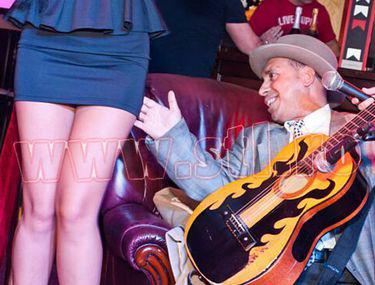 Virginul Gigel Frone Se Iubește Cu O Bombă Sexy In Club Entertainment Monden Libertatea Libertatea