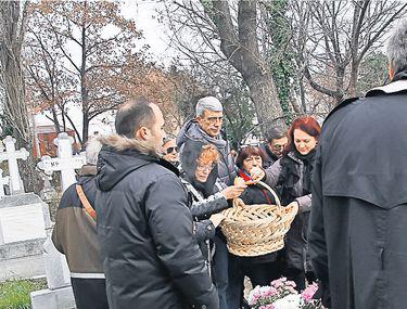 Mălina Olinescu Plansă De Apropiaţi La Un An De La Moarte Stiri