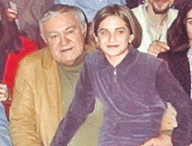 Fiica Actorului Dem Rădulescu Este O Frumuseţe De Fată Vezi Asemănările Cu Tatăl Ei Foto Galerie Entertainment Monden Libertatea Libertatea