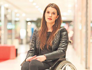 Magda Coman Fotomodel De Carieră Defilează In Scaun Cu Rotile Pentru A Ajuta Oamenii Cu Handicap Stiri Libertatea Libertatea