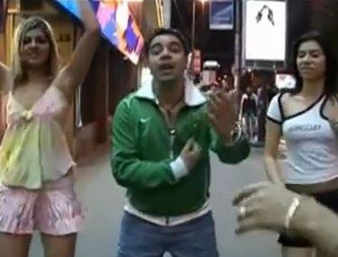 Acum Doi Ani Maneaua Lui Florin Salam Duduia In Boxe La Bbc Cum A Cucerit Artistul Anglia Cu Piesa La Inimă M Ai Ars Video Stiri știri Externe Libertatea Libertatea