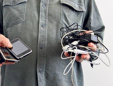 Cum Iți Pot Fi Furate Informații și Poze Din Telefon Cand