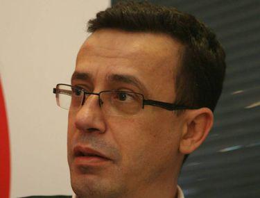 Victor Ciutacu 20 De Ani De Căsnicie Cum Arăta La Cununia Civilă Foto Entertainment Stiri Mondene Libertatea Libertatea