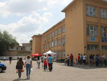 Bursele Se Dau In Funcţie De Cum Vor Primarii Acelasi Tip De Bursă Pentru Elevi Are Valoare De 777 De Lei La Iasi Si 50 De Lei La Pascani Stiri știri
