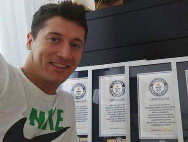 Golgheterul Lewandowski A Intrat In Cartea Recordurilor Patru