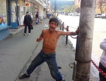 Bruce Lee De Romania Boschetarul Care L Imită Perfect Pe Eroul Artelor Marțiale Video Stiri știri Externe Libertatea Libertatea