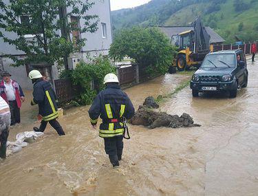 Dezastru In țară Din Cauza Furtunilor Zeci De Oameni Evacuați Din