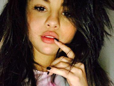 Selena Gomez Recunoaște Că E Dependentă De Instagram Libertatea