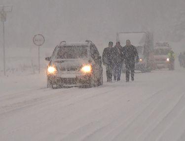 Ninge Pe Autostrada A1 Trafic In Condiții De Iarnă Intre Sibiu și Deva Libertatea