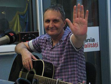 apa trece pietrele raman mircea rusu band