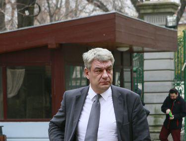 Premierul Tudose A Avut Cont In Bancă Ce Sumă Avea In Contul Curent Deschis La Raiffeisen Potrivit Declarației De Avere Din 2016 Libertatea