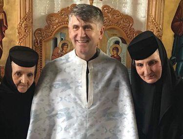 Mana Dreaptă A Lui Cristian Pomohaci Sare In Apărarea Preotului Libertatea