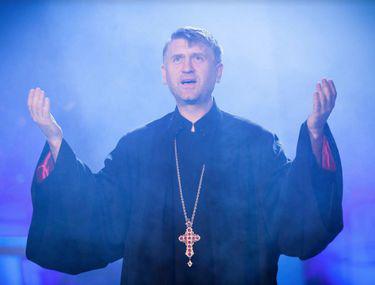 Glume Despre Cristian Pomohaci Fostul Preot A Ajuns Subiect De Ironii Libertatea
