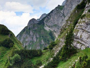 Un Turist German A Murit In Munții Piatra Craiului A Făcut Infarct și A Căzut In Prăpastie Libertatea