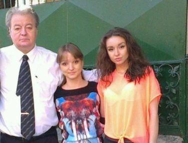 Scandal In Familia Lui Cornel Vadim Tudor Fiicele Tribunului Nu Au Voie Să Intre In Casa In Care Au Locuit Libertatea