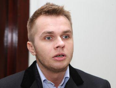 Impresionant Pană La Lacrimi Ce A Văzut Codin Maticiuc La Spitalul Fundeni Unde A Impodobit Bradul
