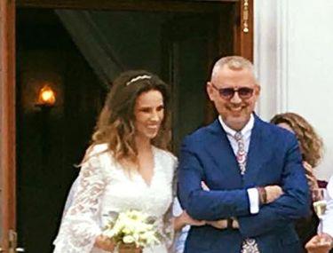 Gabriela Firea A Oficiat Căsătoria Dintre Jurnaliștii Ionela Năstase și Vlad Petreanu Cu Un Nod In Gat și Amintiri Năvalnice Foto Libertatea
