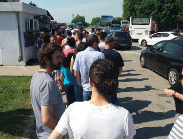 Coadă De Mașini La Frontiera De La Vama Veche Libertatea