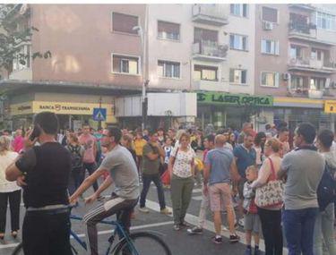 Oamenii Din Bacău Au Protestat Din Cauza Lipsei Apei Potabile Libertatea