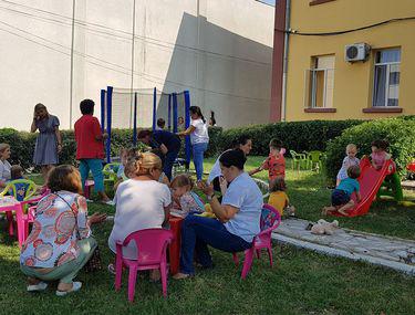 Gradinita Nr 2 Din Focsani Risca Sa Ramina Fara Ingrijitoare