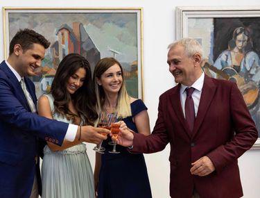 Cum Au Fost Imbrăcați Irina Tănase și Liviu Dragnea La Nunta Fiului Liderului Psd Libertatea