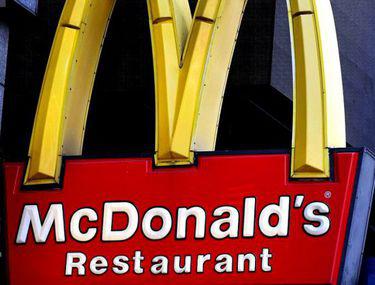 Gest Inuman Făcut De Angajații Unui Mcdonald S Față De Cațiva Pompieri Libertatea