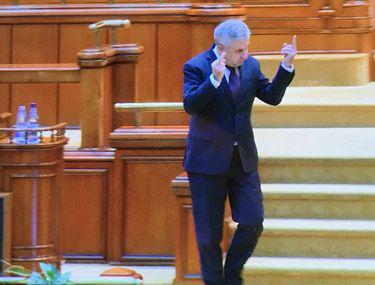 Florin Iordache A Arătat Semne Obscene Opoziției In Plenul Parlamentului Libertatea