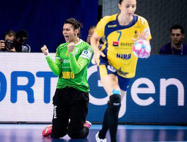 Denisa Dedu Matematicianul Din Poarta Naționalei De Handbal A Romaniei Calculez Mai Repede Traseele șuturilor Adversarelor Sport Libertatea Libertatea