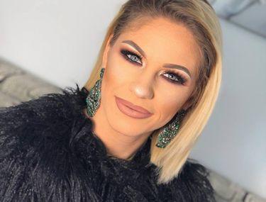 Hannelore Criticată Dur De Bianca Roman Este O Femeie Neasumată Este O Femeie Mai Puțin Mobilată Mental Libertatea