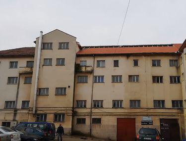 Un BÄrbat Din Alba Iulia A CÄzut De Pe AcoperiÈul Unei ClÄdiri Libertatea