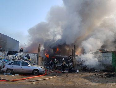 Incendiu La Remat Afumați Fumul Se Indreaptă Către București