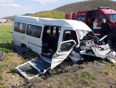 Accident Grav Pe Dn1 In Cluj Un Microbuz Plin Cu Pasageri S A Răsturnat Libertatea